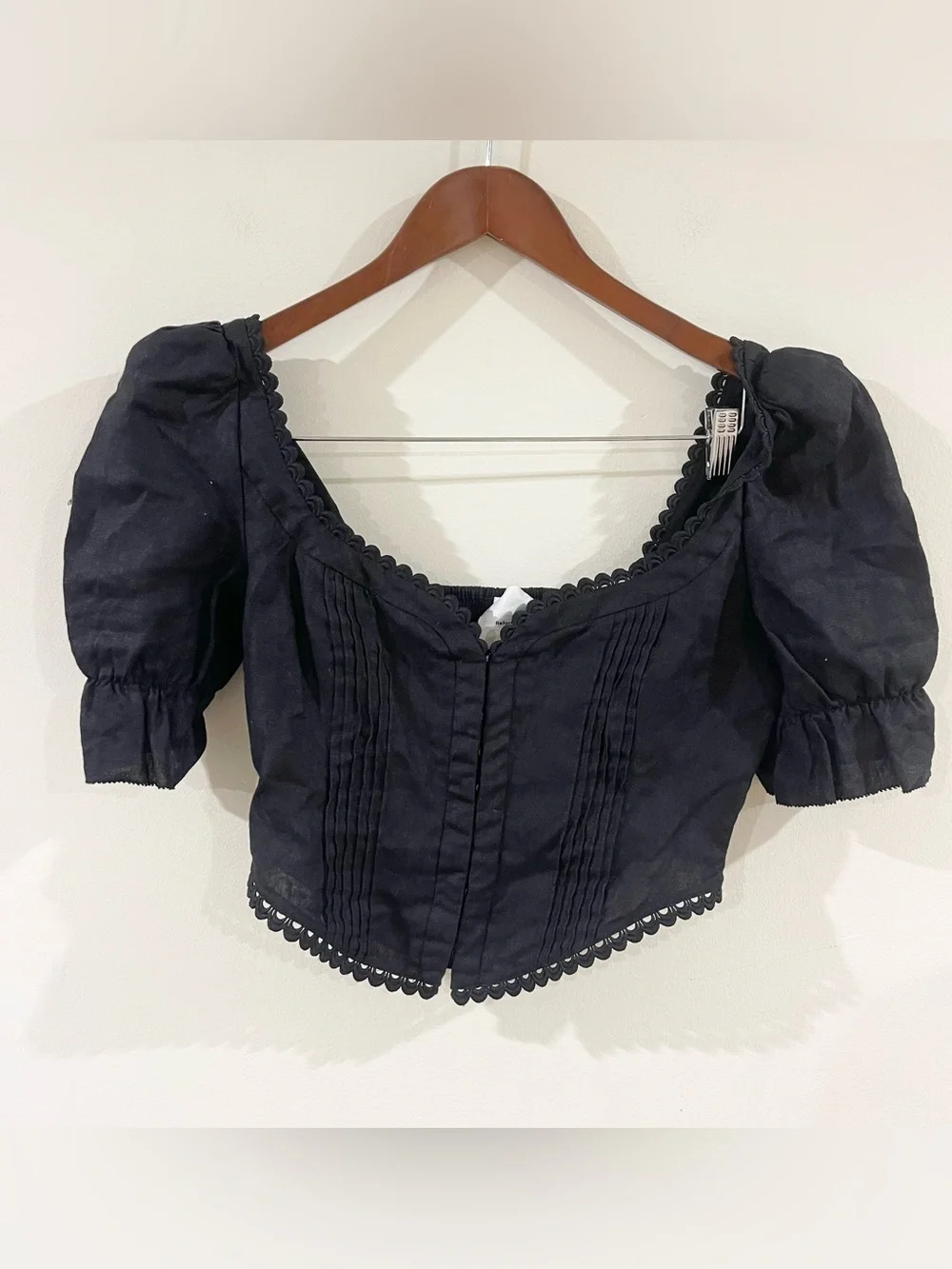 Reformation Simmie Linen Black Puff Sleeve Crop Top with Scalloped Trim size 8